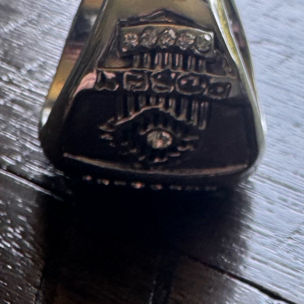 2010 San Francisco Giants Silver Ring with Engraved Design